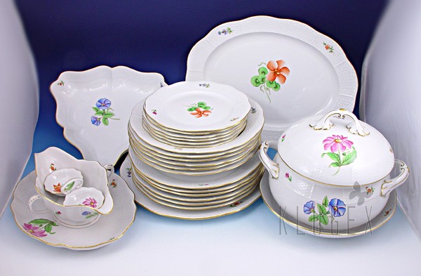 26PC Herend Dinner Set For 6 Person